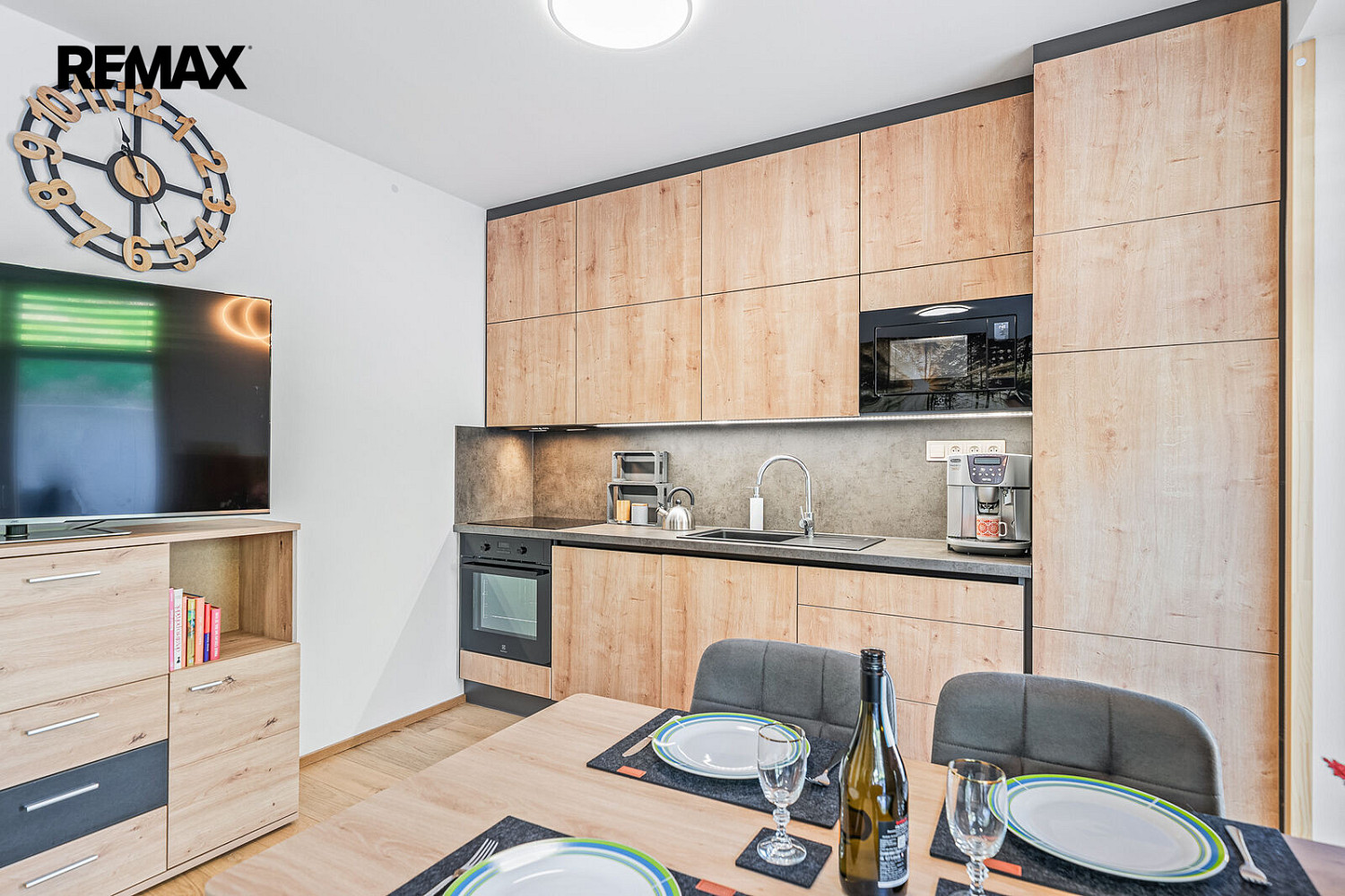 Pronájem bytu 2+kk 43 m² – fotografie 2