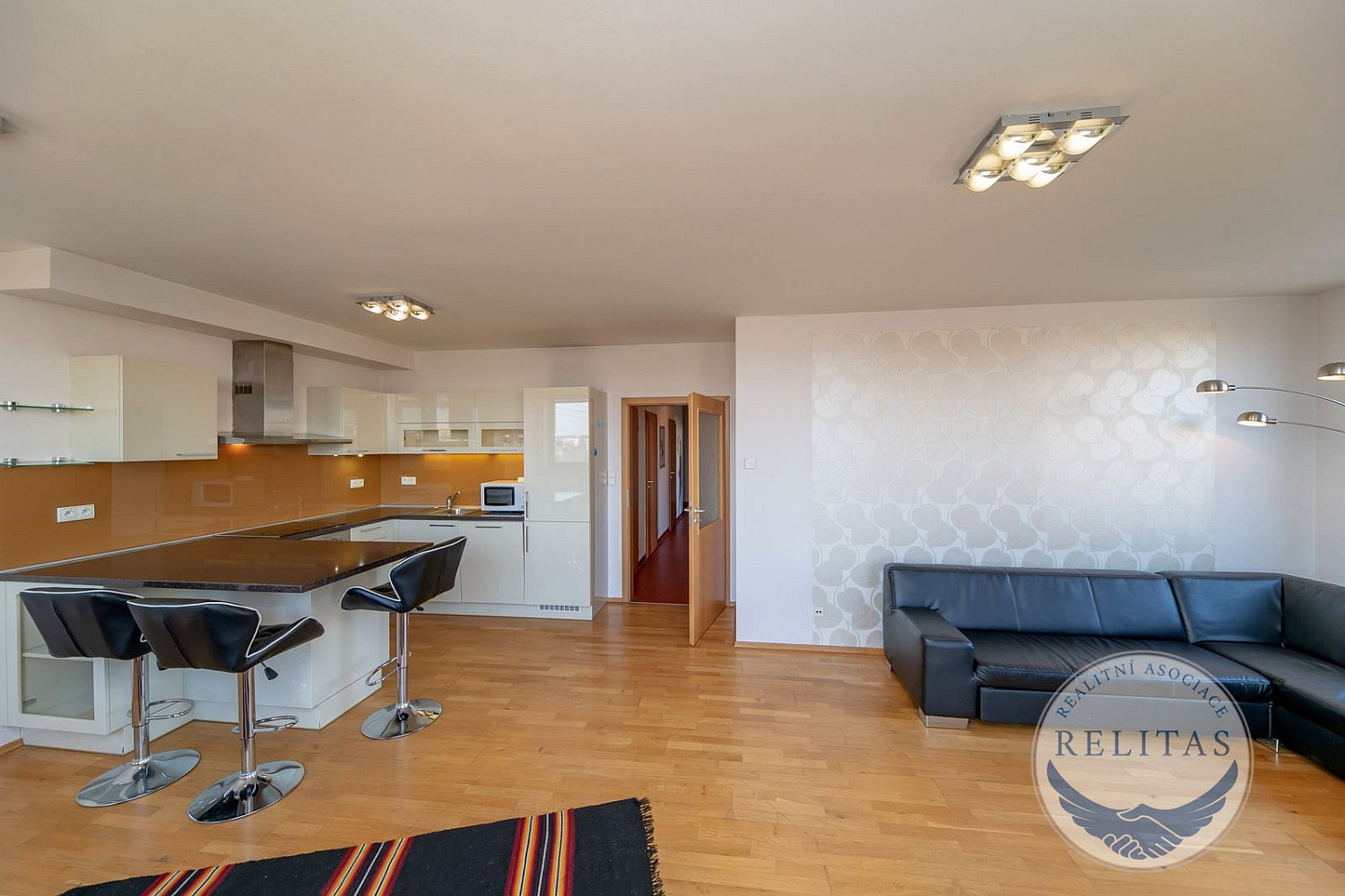 Pronájem bytu 3+kk 100 m² — photo 3