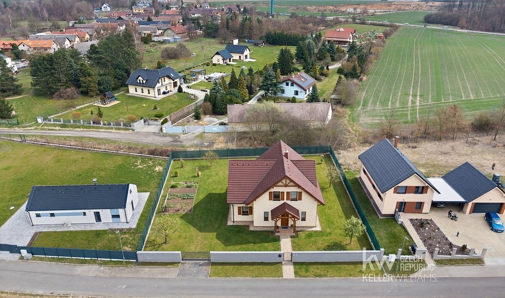 Prodej stavebního pozemku 1 257 m², Obruby – náhled fotky 9
