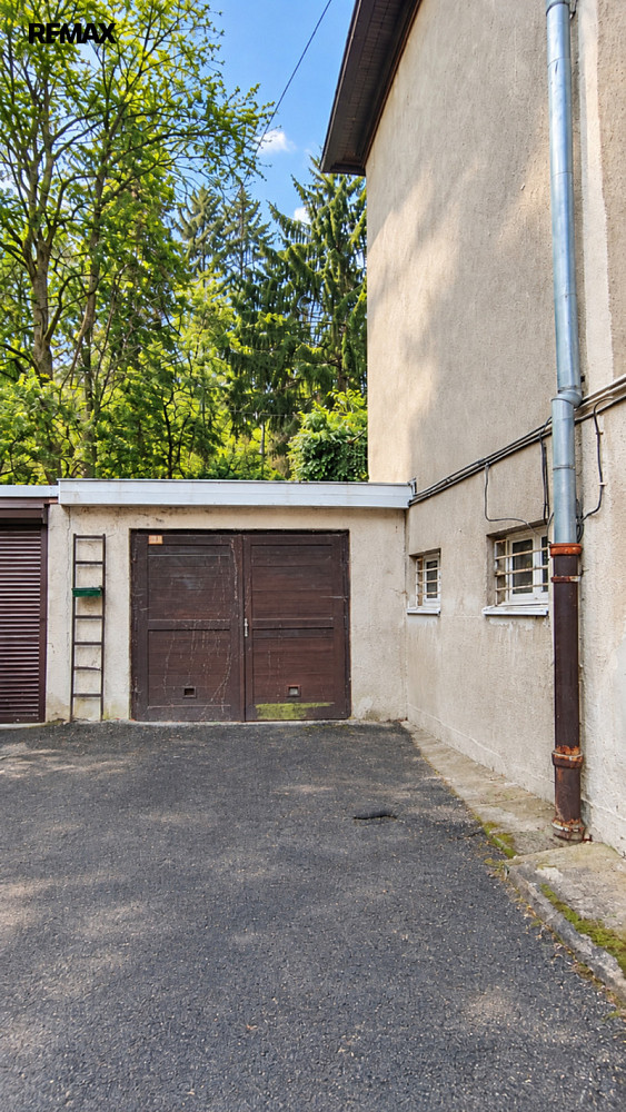 Prodej garáže 25 m2, Karlovy Vary ul. Křižíkova