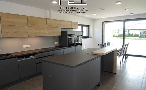 Prodej domu 210 m² s pozemkem 1 712 m², Mezouň, okres Beroun