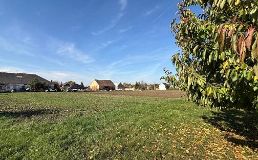 Prodej stavebního pozemku 2 008 m², Damnice, okres Znojmo