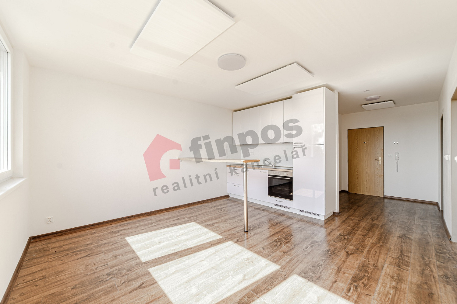 Pronájem bytu 2+kk 61 m² – fotografie 2