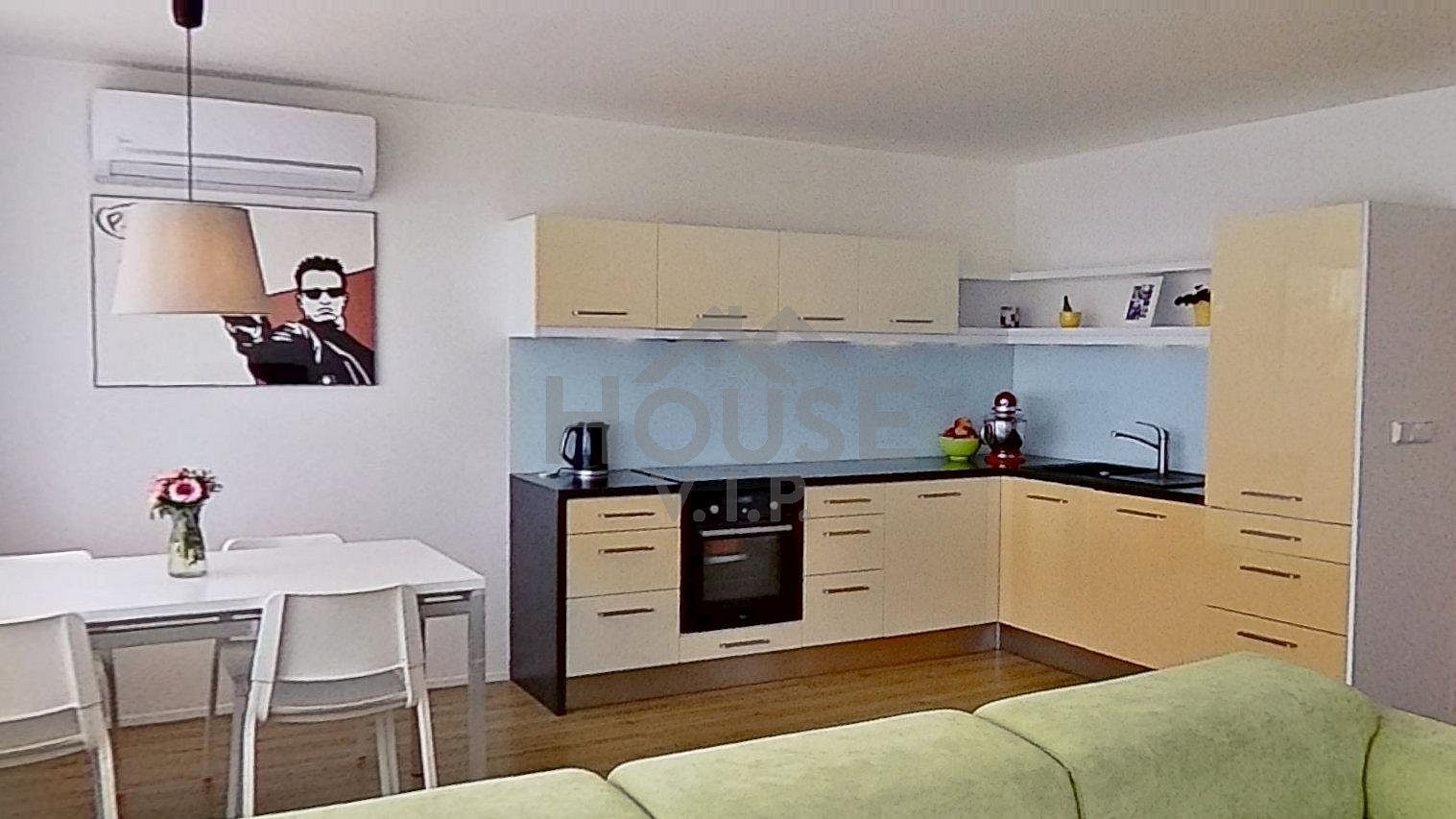 Prodej bytu 4+kk 92 m² — photo 2