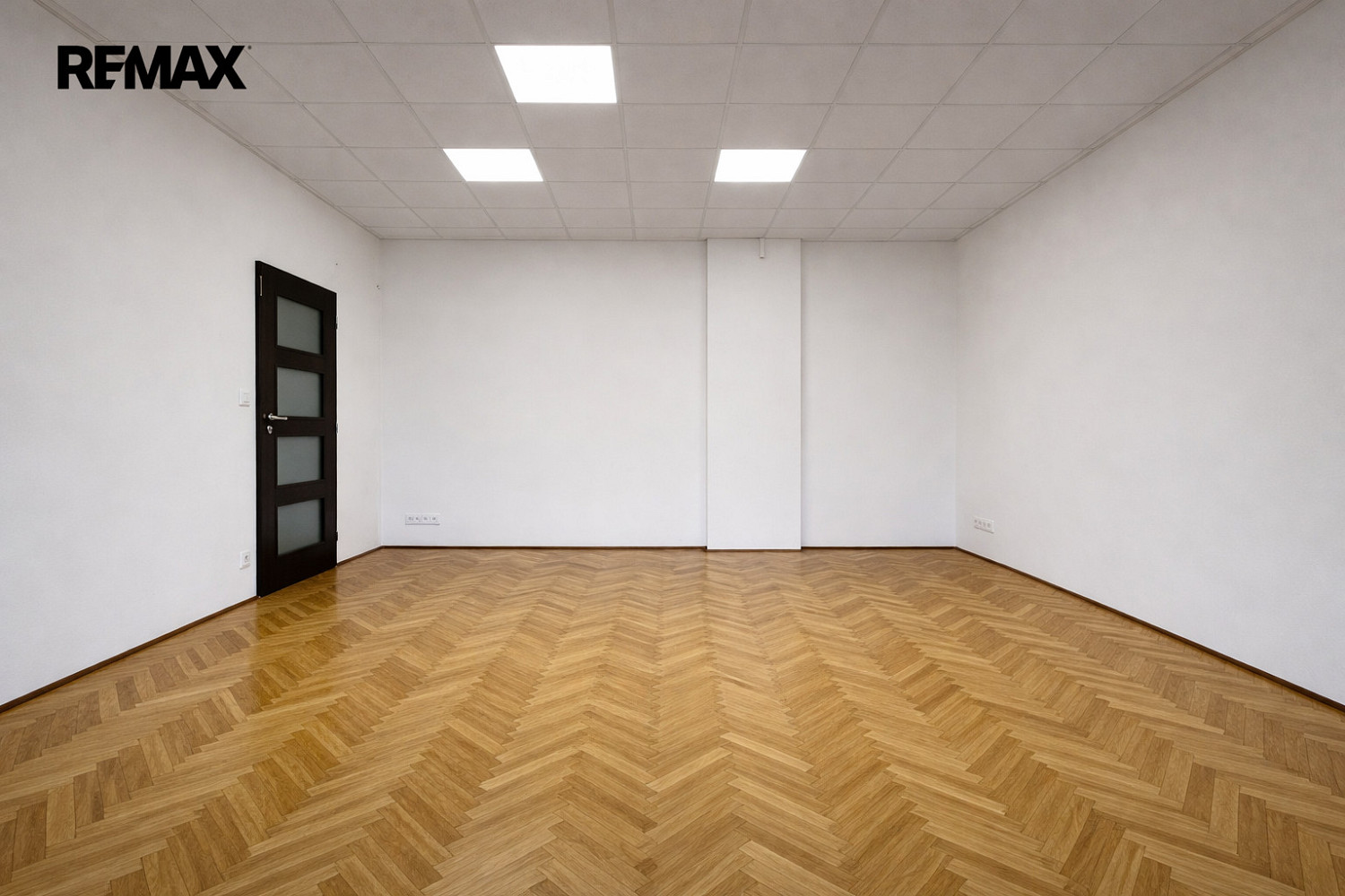 Pronájem kanceláře 66 m² — photo 3