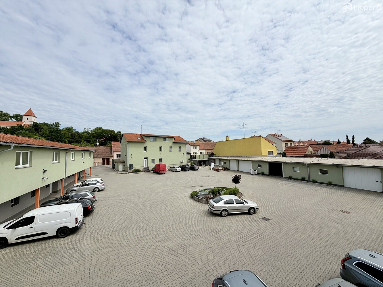 Pronájem skladovacích prostor 356 m²