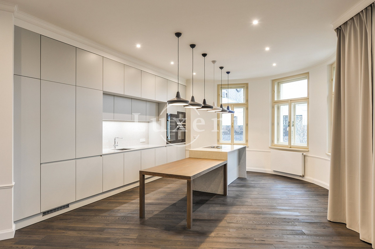 Pronájem bytu 4+kk 167 m² — photo 4