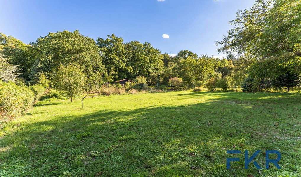 Prodej stavebního pozemku 886 m², Praha – náhled fotky 13
