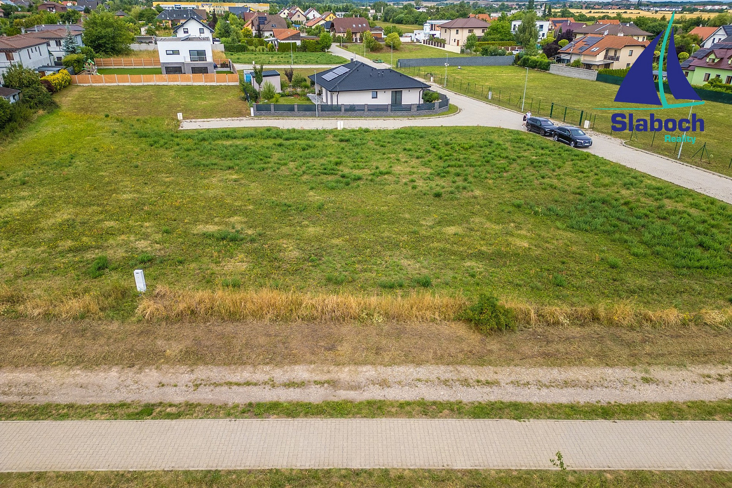 Prodej stavebního pozemku 825 m² – fotografie 2