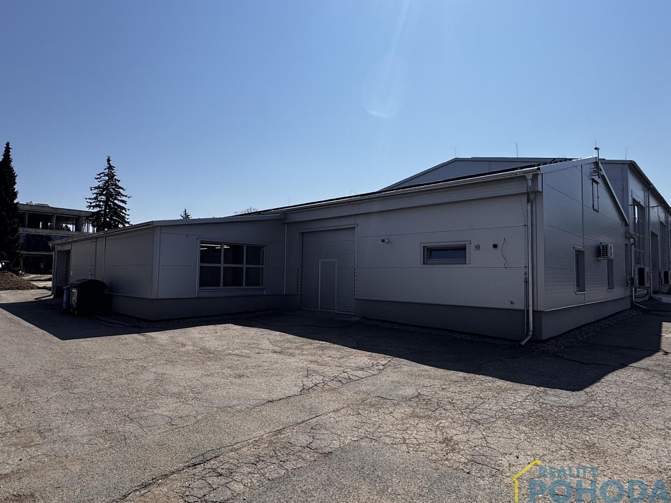 Pronájem výrobních prostor 557 m² – fotografie 3