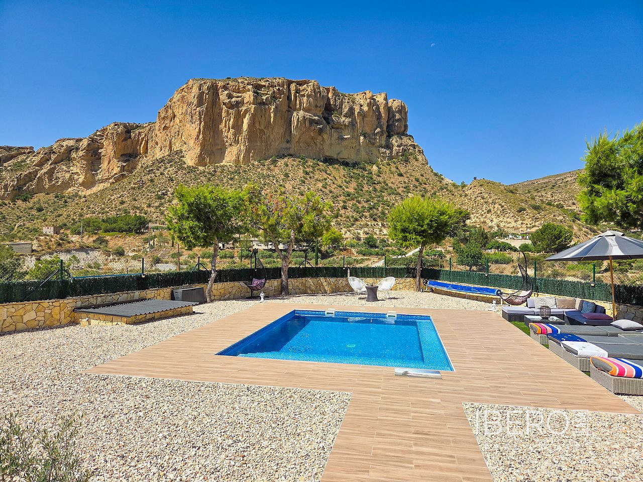 Prodej domu 140 m² s pozemkem 6 500 m² — photo 2