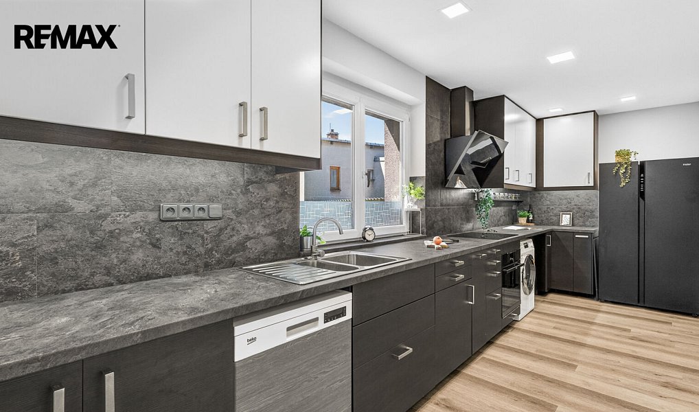 Prodej domu 200 m² s pozemkem 720 m², Jirny – náhled fotky 2
