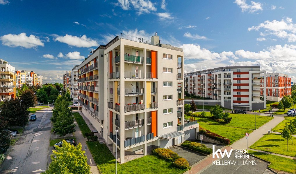 Prodej bytu 4+kk 95 m², Praha – náhled fotky 46