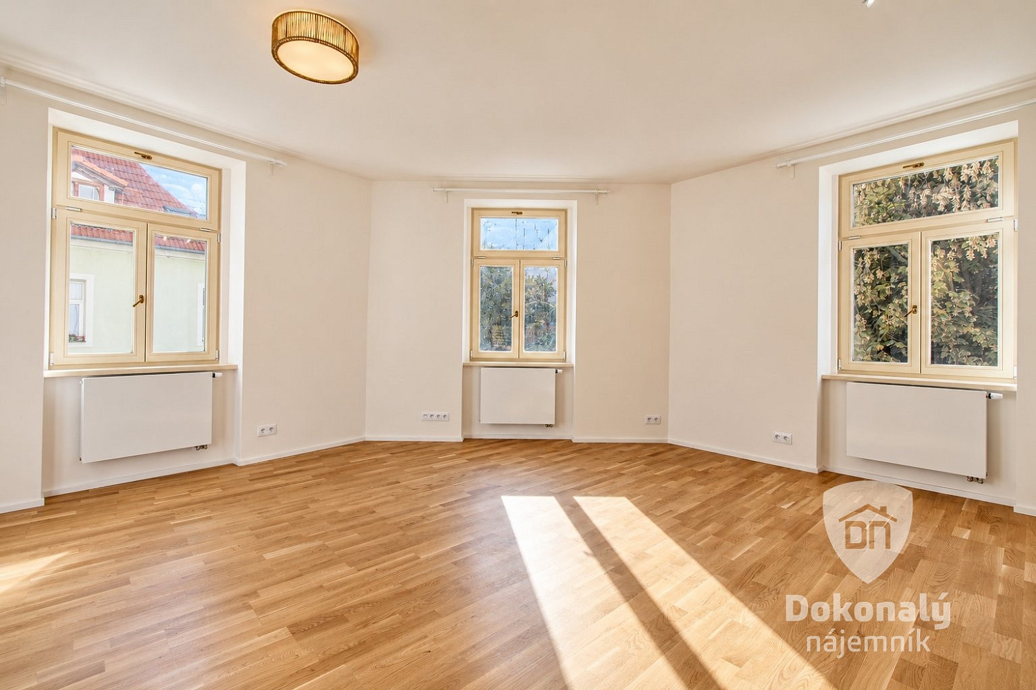 Pronájem bytu 2+kk 57 m² – fotografie 2