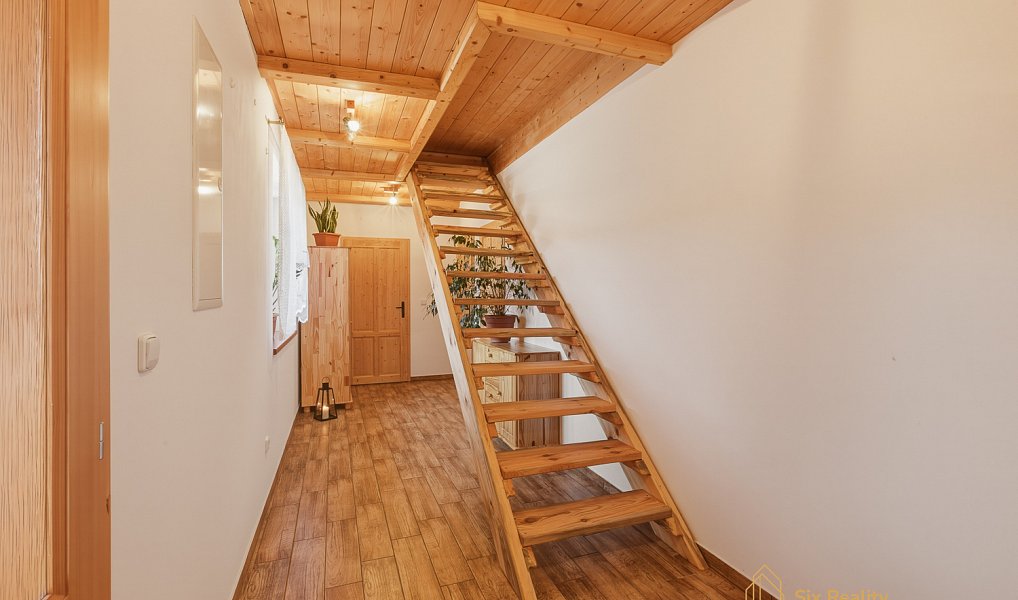 Prodej domu 261 m² s pozemkem 800 m², Zavidov – náhled fotky 18