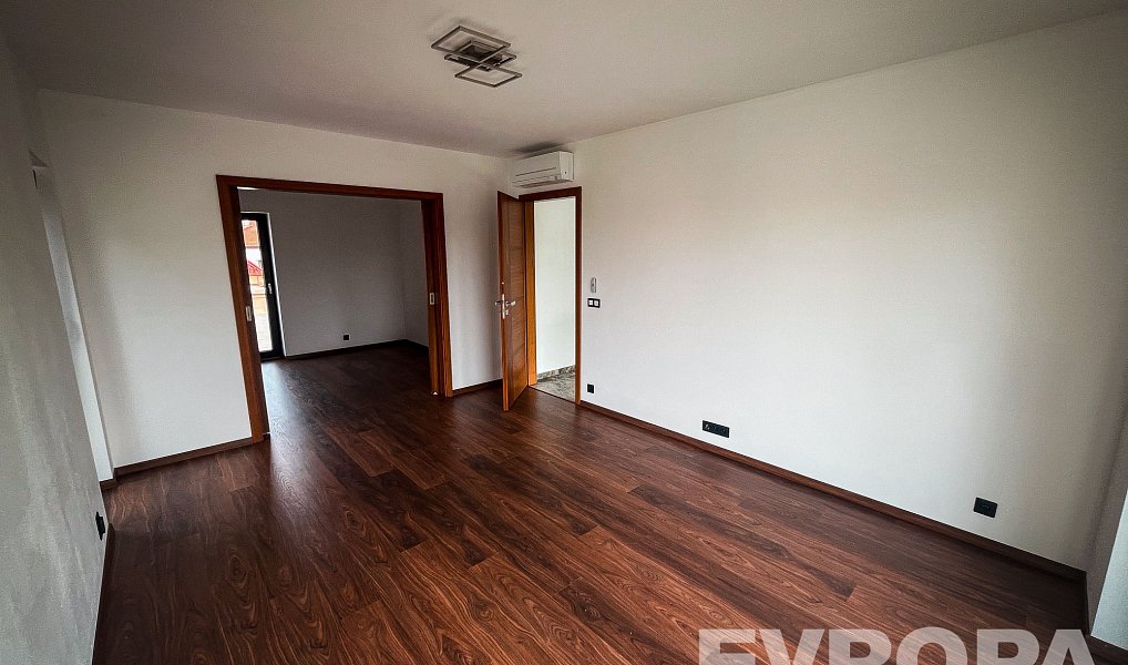 Pronájem domu 205 m² s pozemkem 485 m², Pardubice – náhled fotky 10