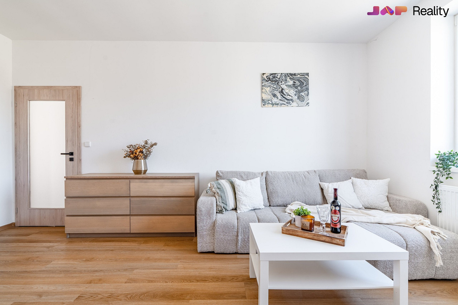 Pronájem bytu 2+1 73 m² – fotografie 2