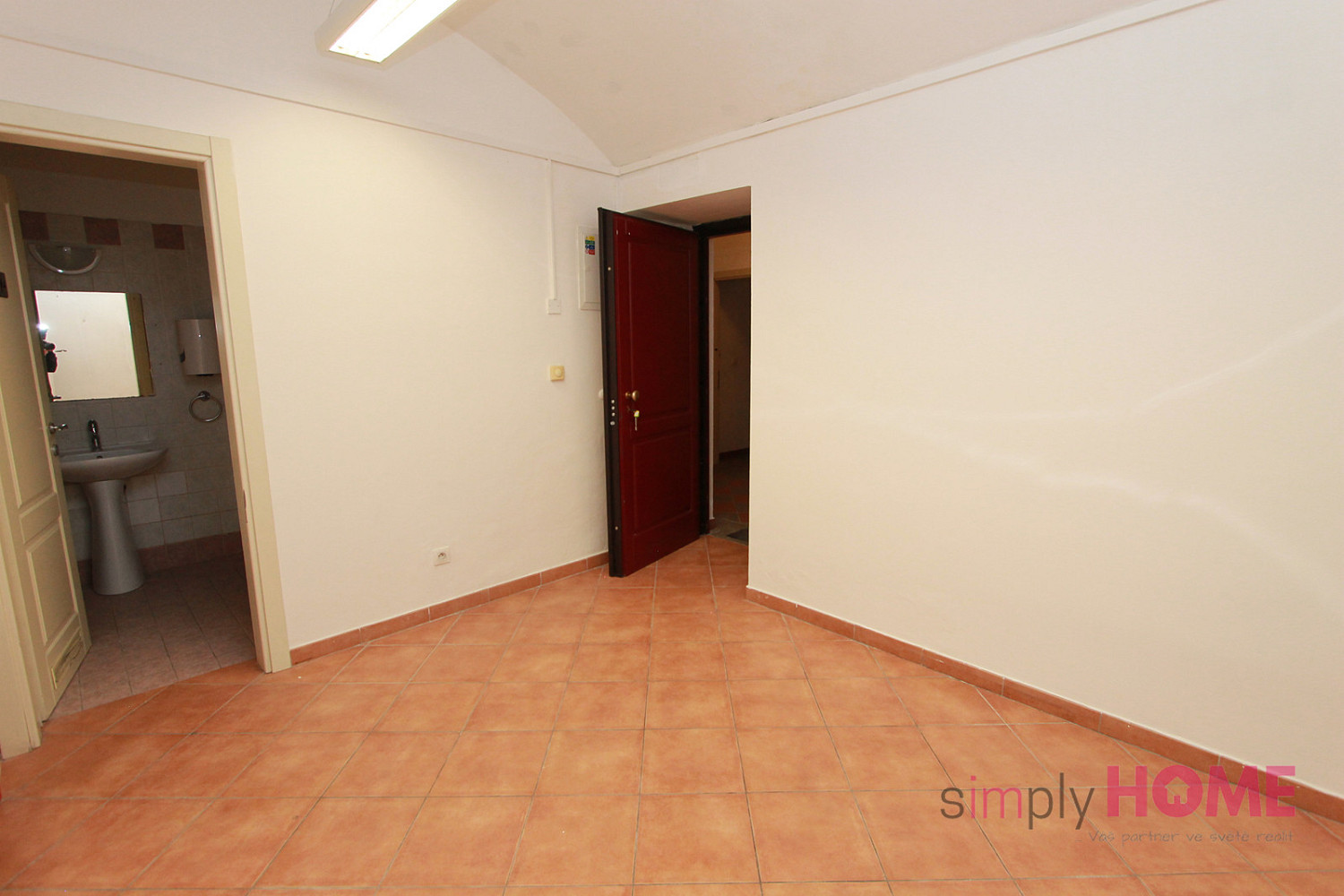 Pronájem kanceláře 43 m² — photo 4