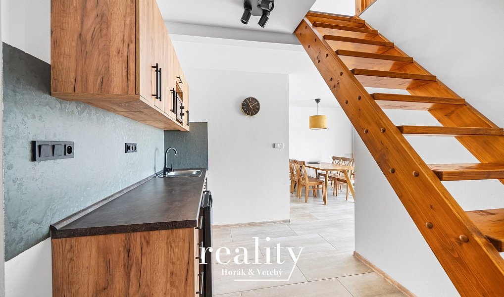 Dva apartmány s vinárnou a vinným sklepem 190 m2, Jevišovka, Jevišovka – náhled fotky 13