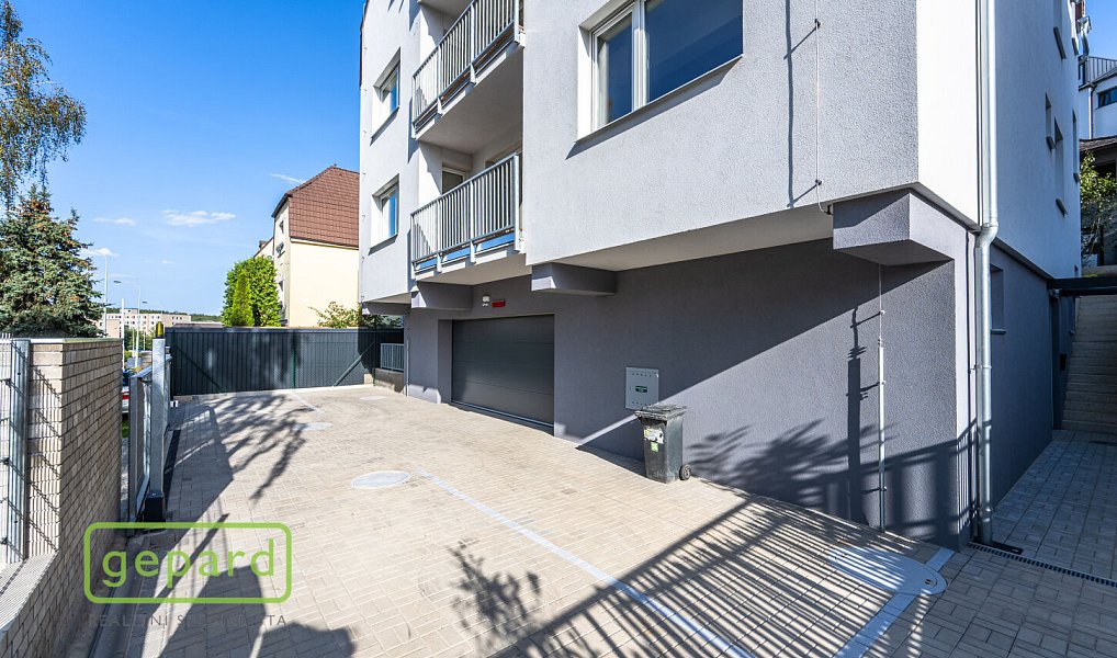 Prodej bytu 6+kk 159 m², Praha – náhled fotky 11