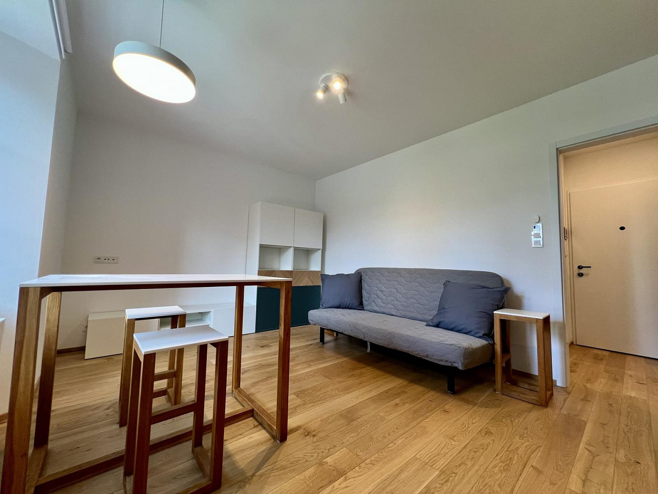 Pronájem bytu 1+kk 27 m² – fotografie 3