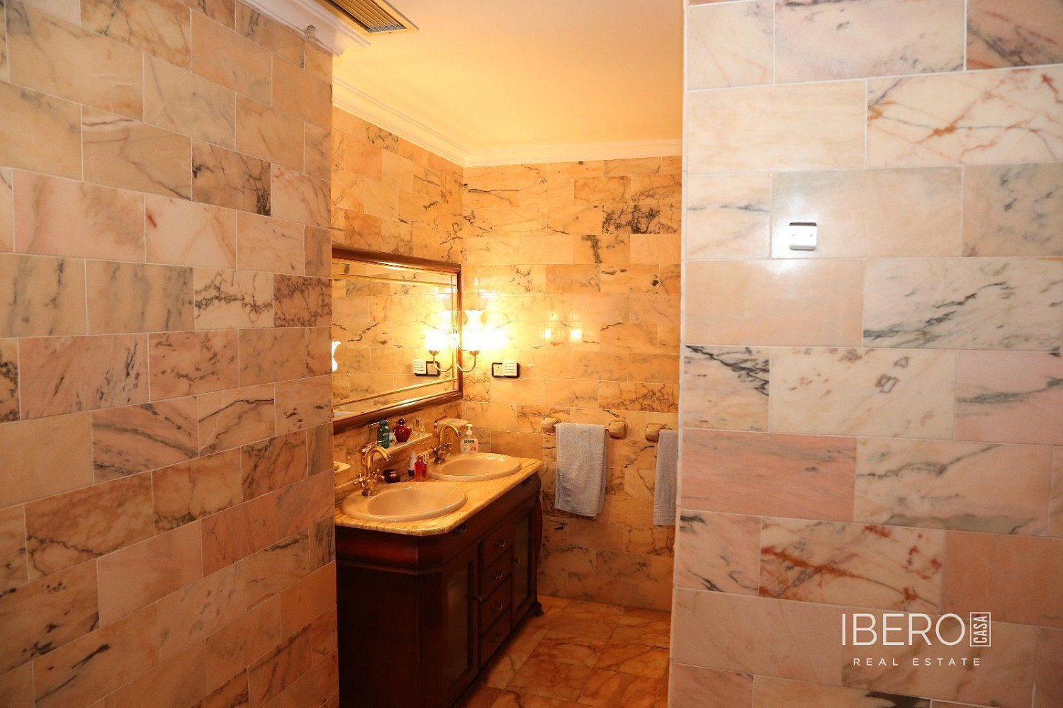 Prodej domu 590 m² s pozemkem 598 m²