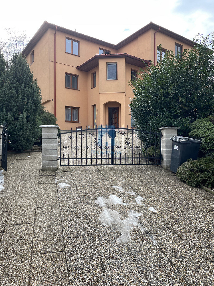 Pronájem bytu 2+kk 30 m² – fotografie 2