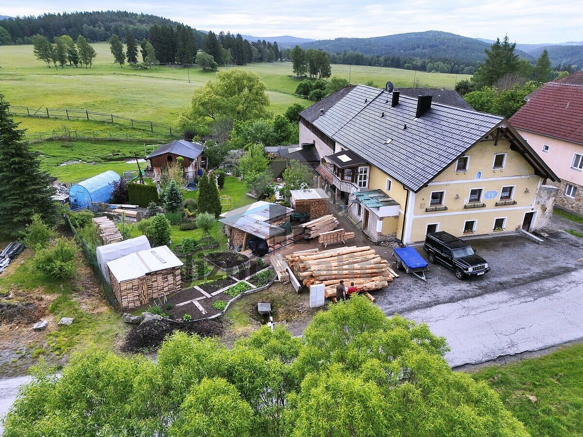 Prodej domu 500 m² s pozemkem 2 856 m² – pohled 2