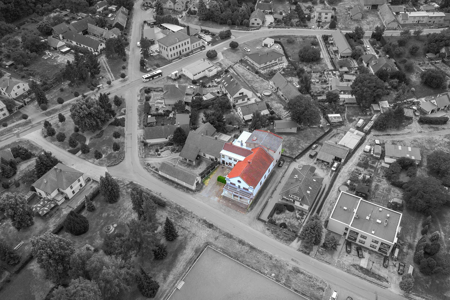 Prodej komerčního objektu (jiného typu) 865 m²