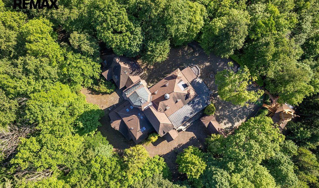 Prodej ubytovacího objektu 1 500 m², Karlovy Vary – náhled fotky 15