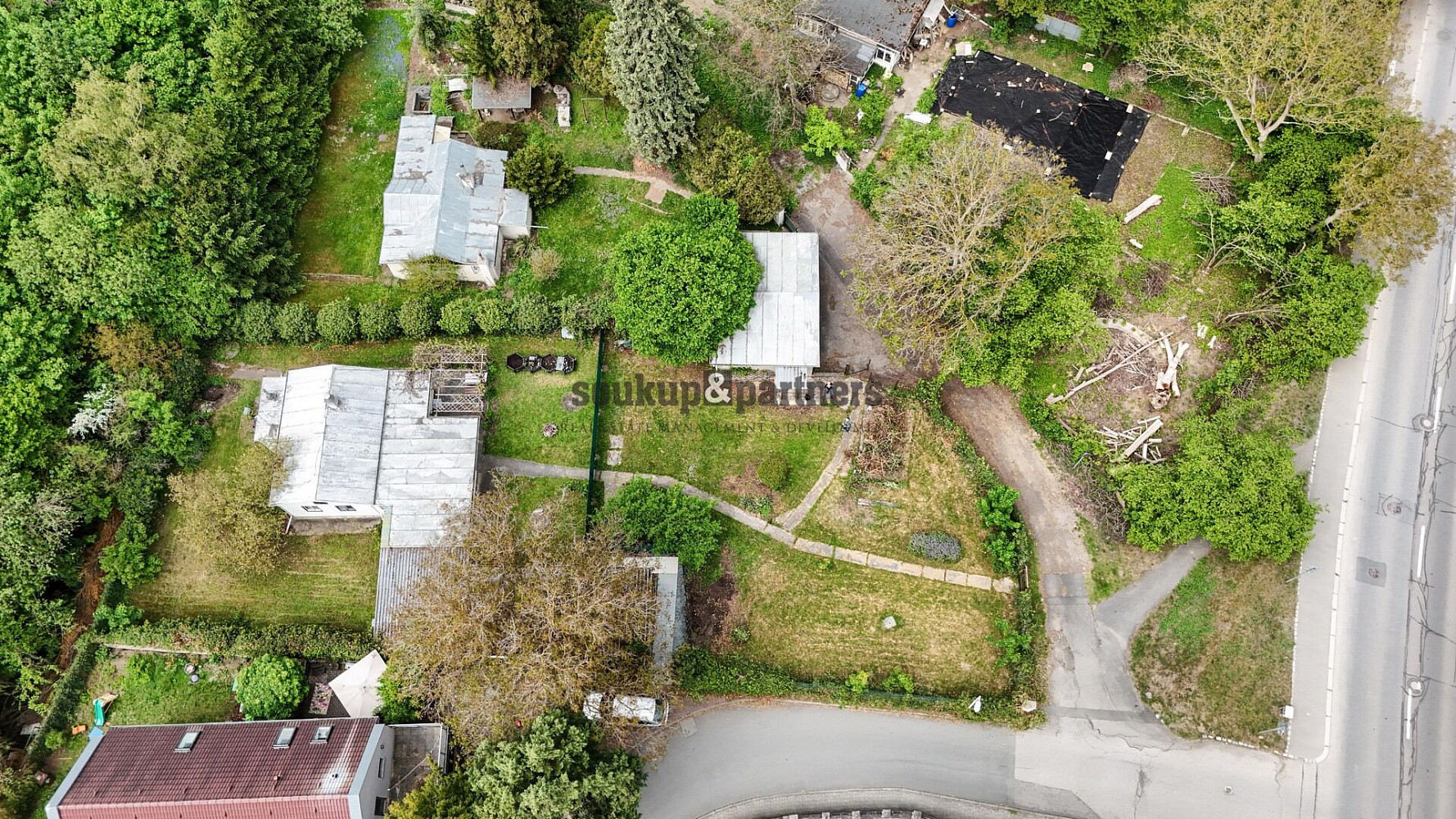 Prodej stavebního pozemku 486 m² – pohled 6