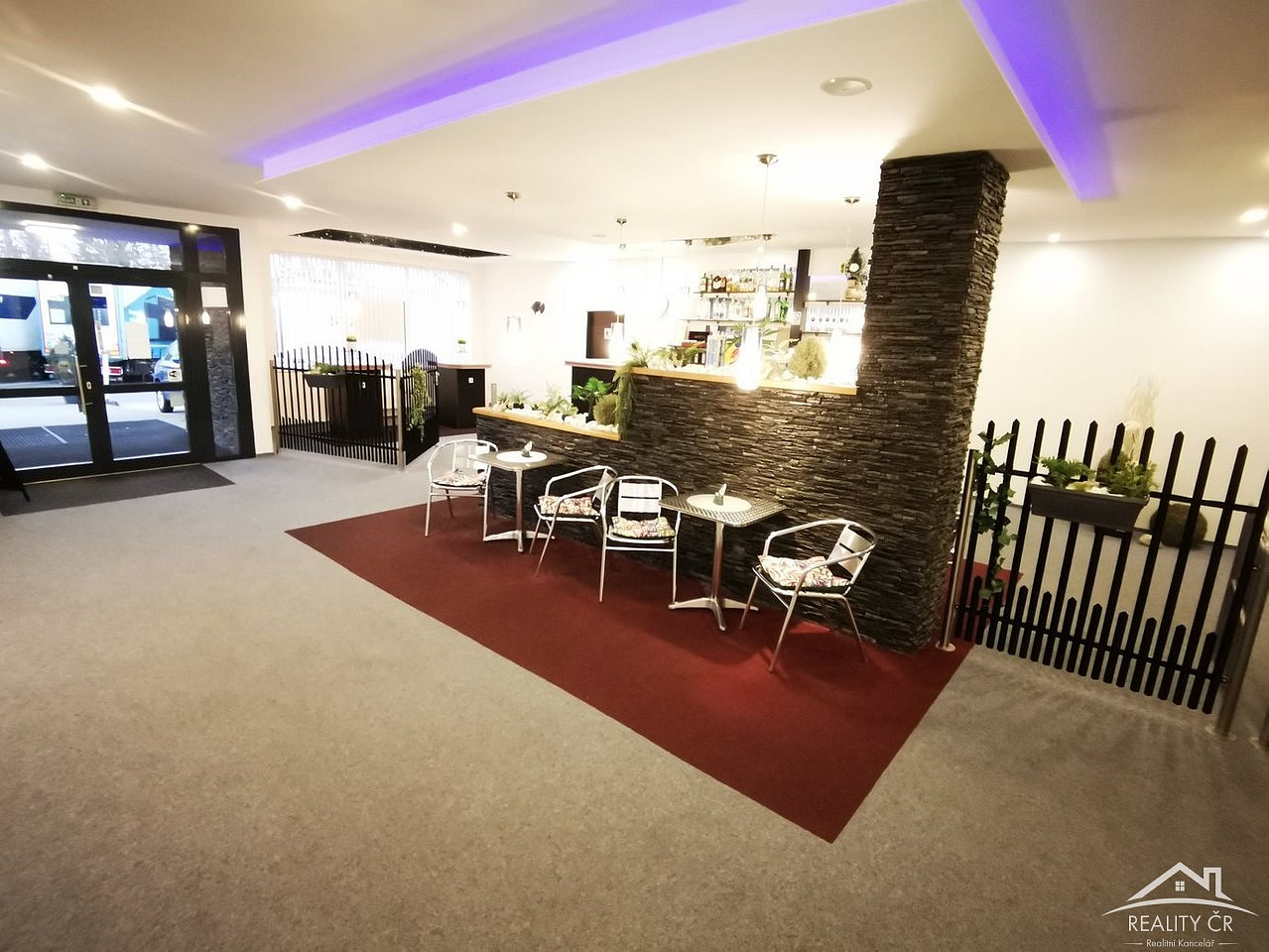 Pronájem ubytovacího objektu 385 m² — photo 2