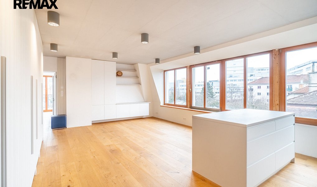 Pronájem bytu 5+kk 136 m², Praha – náhled fotky 4