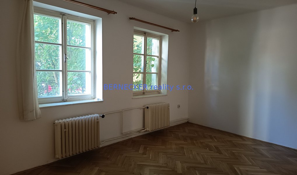 Pronájem bytu 1+1 41 m², Hradec Králové – náhled fotky 2