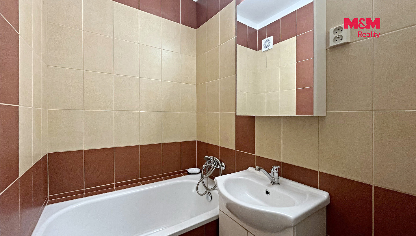 Pronájem bytu 1+kk 38 m² - Więcej