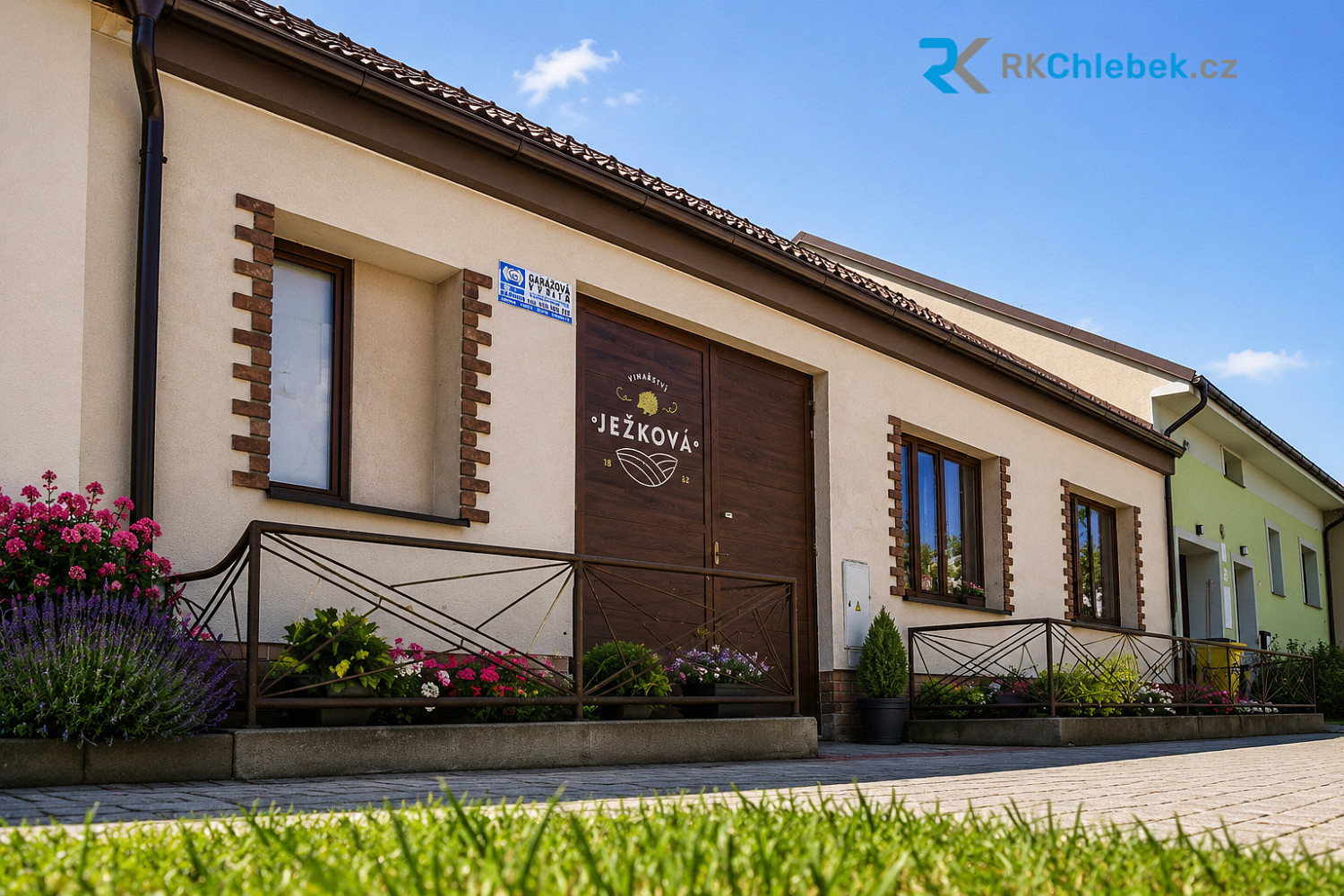 Prodej domu 275 m² s pozemkem 533 m² – fotografie 2