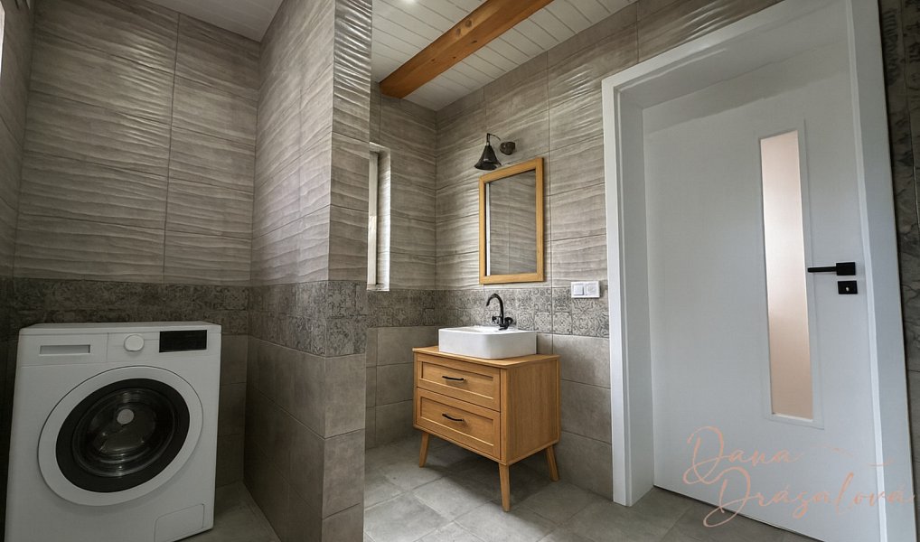 Prodej domu 190 m² s pozemkem 236 m², Strachotín – náhled fotky 15