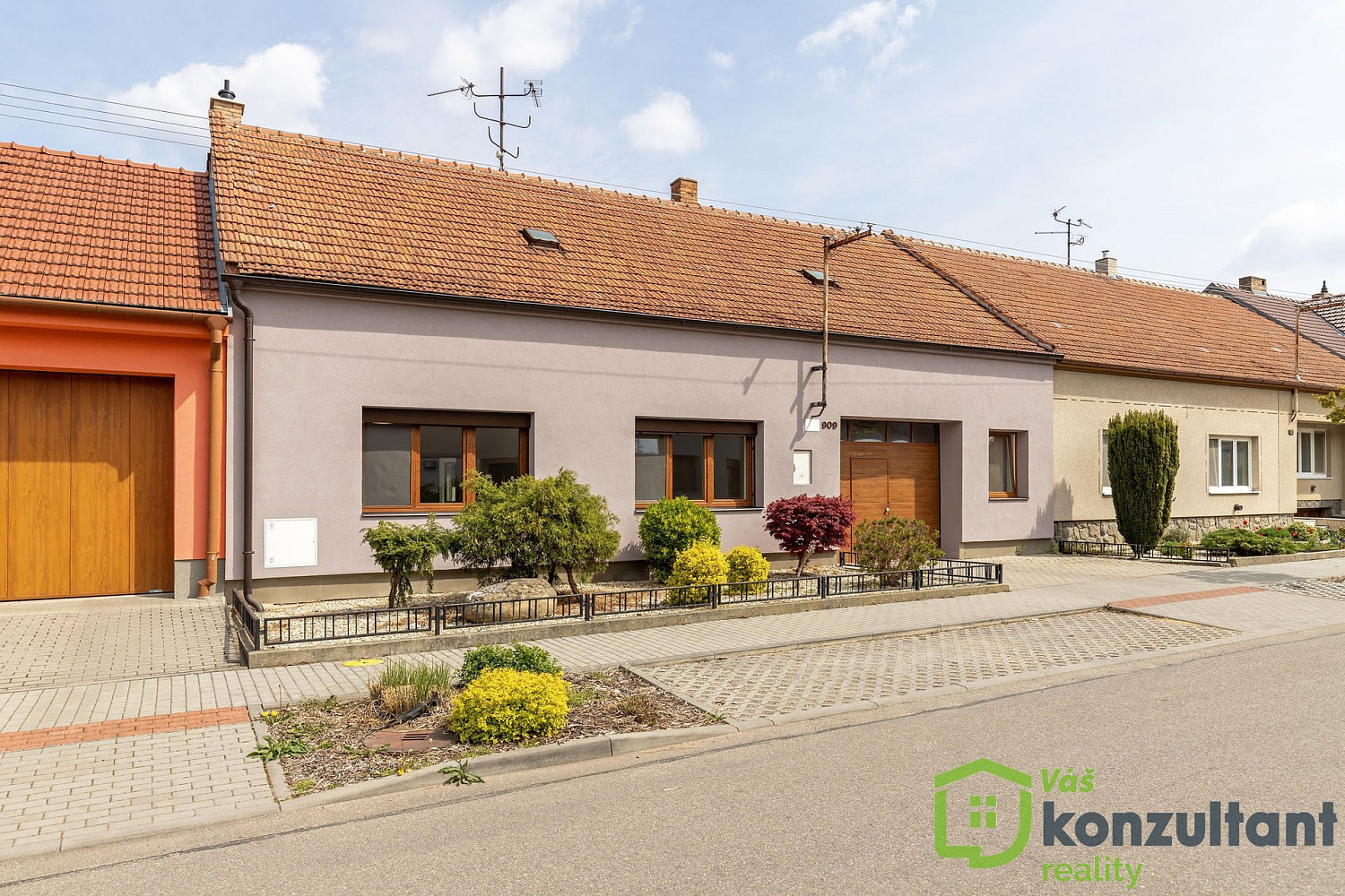Prodej domu 204 m² s pozemkem 1 432 m²