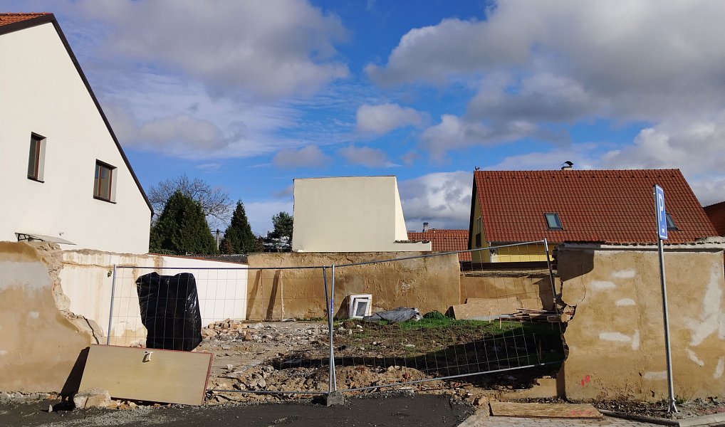 Prodej stavebního pozemku 169 m², Dobřany – náhled fotky 2