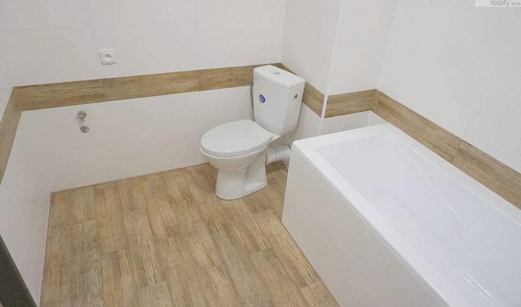 Pronájem bytu 4+kk 70 m², Litvínov – náhled fotky 16