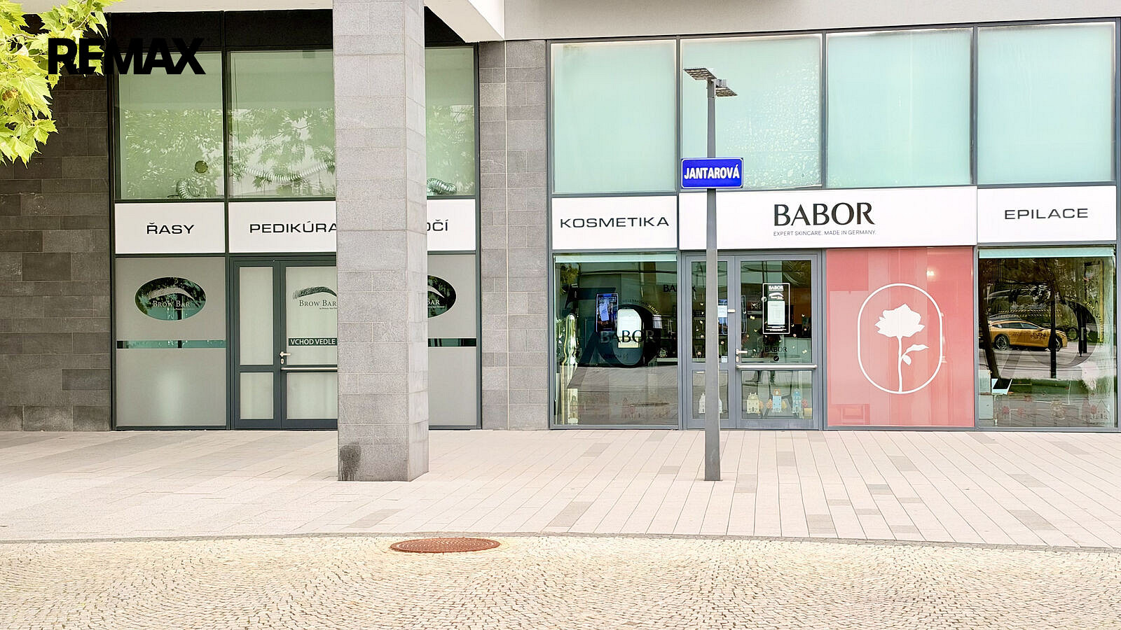 Pronájem obchodních prostor 53 m²