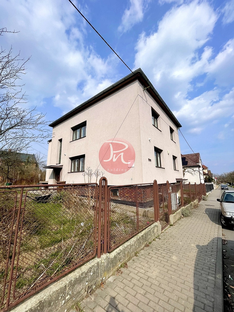 Pronájem obchodních prostor 425 m²