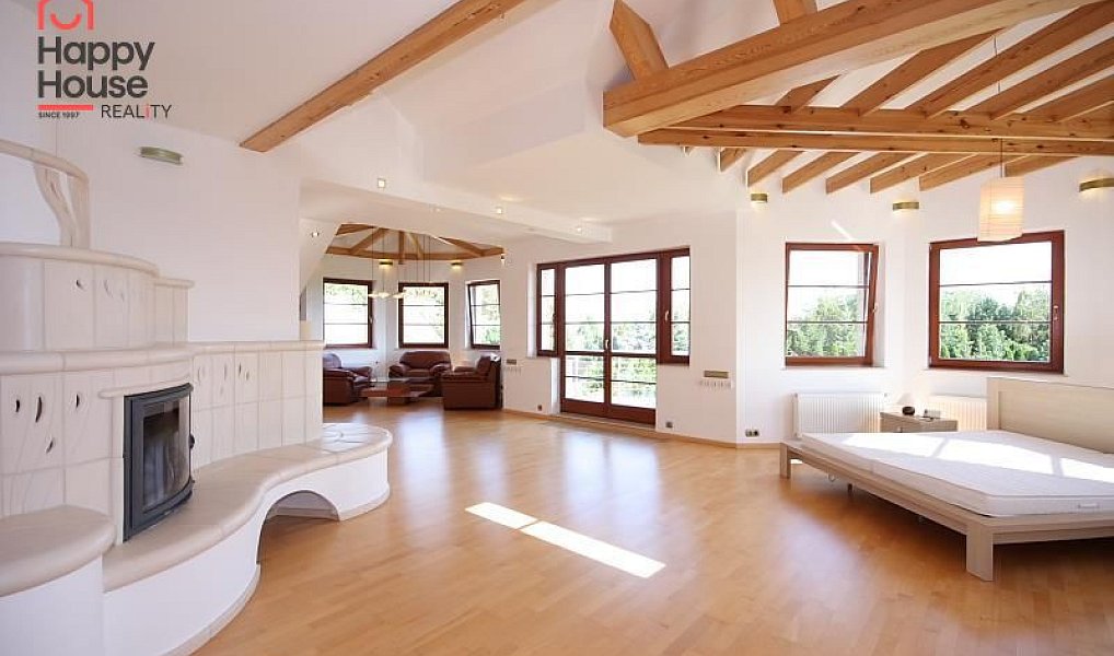 Pronájem domu 310 m² s pozemkem 910 m², Praha – náhled fotky 3