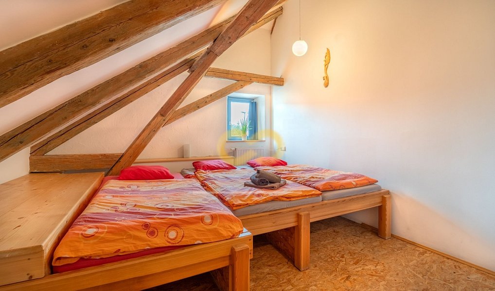 Prodej ubytovacího objektu 590 m², Uzeničky – náhled fotky 17
