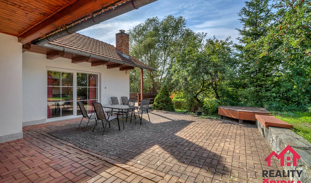 Prodej domu 213 m² s pozemkem 1 204 m², Lukavice – náhled fotky 2