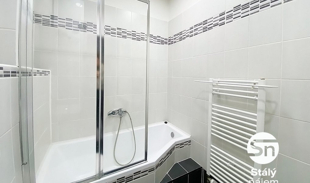 Pronájem bytu 1+kk 32 m², Praha – náhled fotky 3