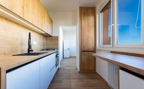 Pronájem bytu 3+1 65 m², Výškovická, Ostrava - Zábřeh