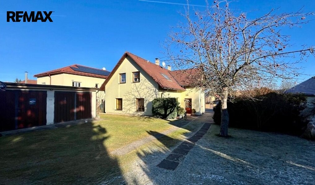 Prodej domu 220 m² s pozemkem 1 093 m², Pelhřimov – náhled fotky 2