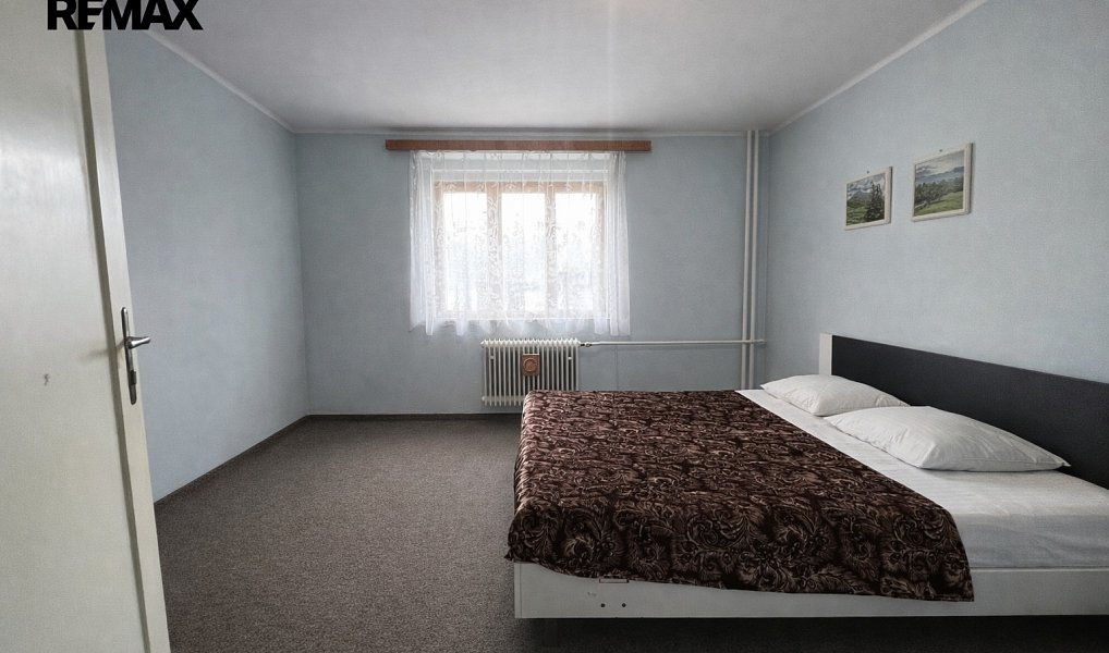 Prodej domu 160 m² s pozemkem 286 m², Hrob – náhled fotky 18