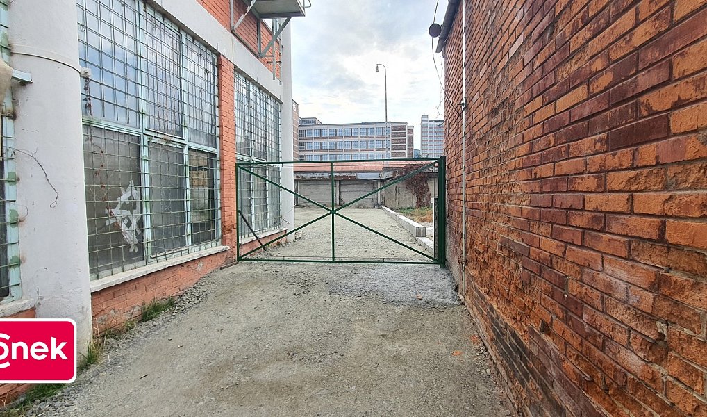 Pronájem výrobních prostor 1 600 m², Zlín – náhled fotky 6
